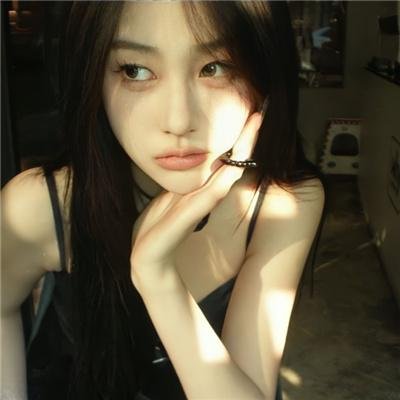 黑夜中的玻璃人偶